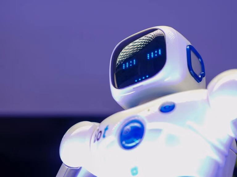 WordPress.com Apre agli AI Agent Editoriali: Automazione di Pubblicazione, Commenti e Metadati — Opportunità e Rischi per Publisher Italiani