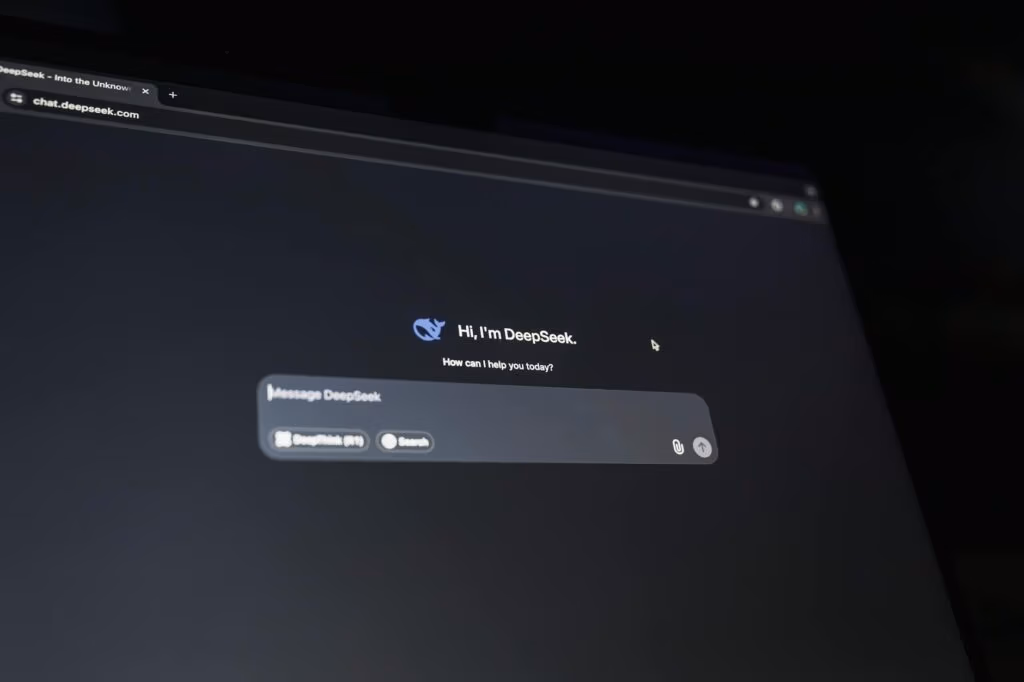 Agentic Commerce e AI-Mediated Shopping: Come i Bot Autonomi Stanno Cambiando il Purchasing Journey — Implicazioni per E-commerce Italiani e Strategie di Visibilità negli AI Agent Intermediaries