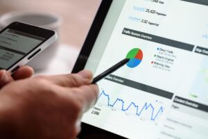 Google Discover Specificity Post-Febbraio 2026: Ottimizzare per Località, Topicalità e Anti-Clickbait — Strategie Surface-Specific Diverse da Web Search