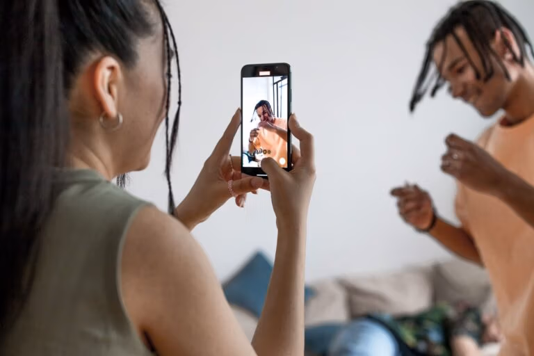 Human-First Content vs AI Slop 2026: Community-Led Marketing Strategy — Monetizzare Micro-Influencer e UGC Senza Polished Brand Saturo