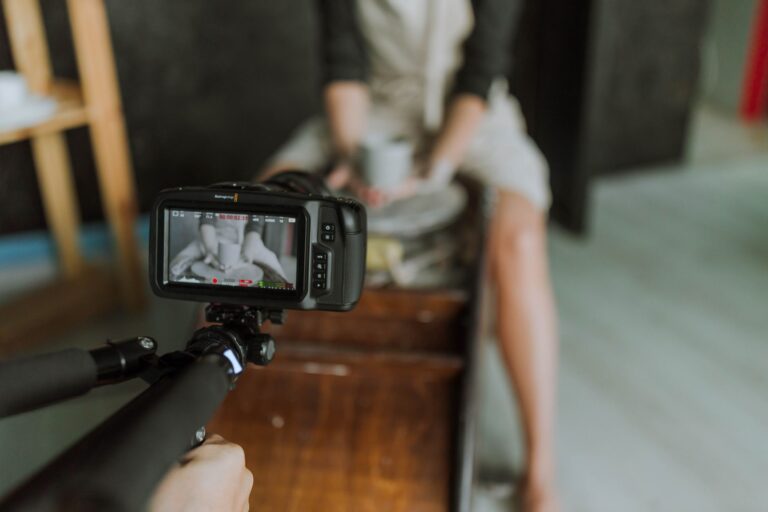 Authentic Creator Branding 2026: Da Polished Ads a Real Process Documentation — Trend Anti-Feed su Instagram e LinkedIn