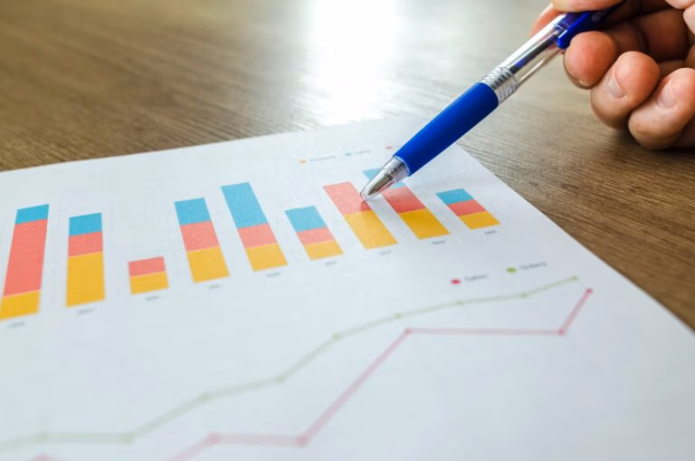 Topical Authority Decay e Content Freshness 2026: Oltre la Data di Pubblicazione — Segnali di Actualizzazione Continuativa, Revisione Strutturale e Momentum di Pubblicazione per Mantenere Posizionamento Post-Update