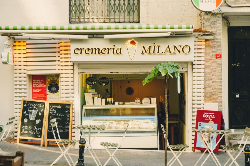 Local AI Overviews e GEO Iperlocale: Schema Markup Avanzato per Citazione Preferenziale PMI Italiane