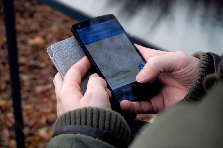 Local SEO e GEO Convergence: Strategie Ibride per Google Business Profile, Local AI Overviews e Citazioni Locali — Hyperlocal Content Architecture per PMI e Professionisti Italiani