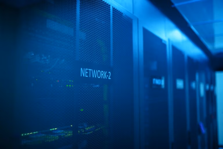 Multi-Vendor Local LLM Strategy: Self-Hosted Models su Mac mini M4 vs Cloud APIs — Compliance GDPR, Data Sovereignty e Costo-Benefit Analysis per Newsroom Italiani