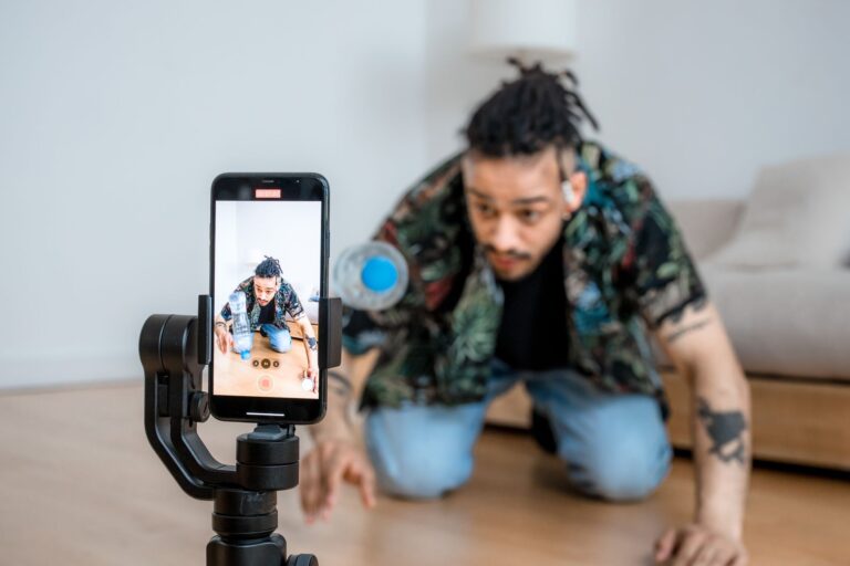 Retention-Driven Content Architecture 2026: Watch Time Signals vs Like Counts — Narrative Design per Instagram/TikTok